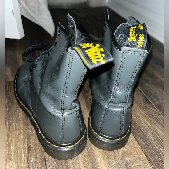 Dr. Marten grey patent leather. Size 9! GUC. - Picture 4 of 7